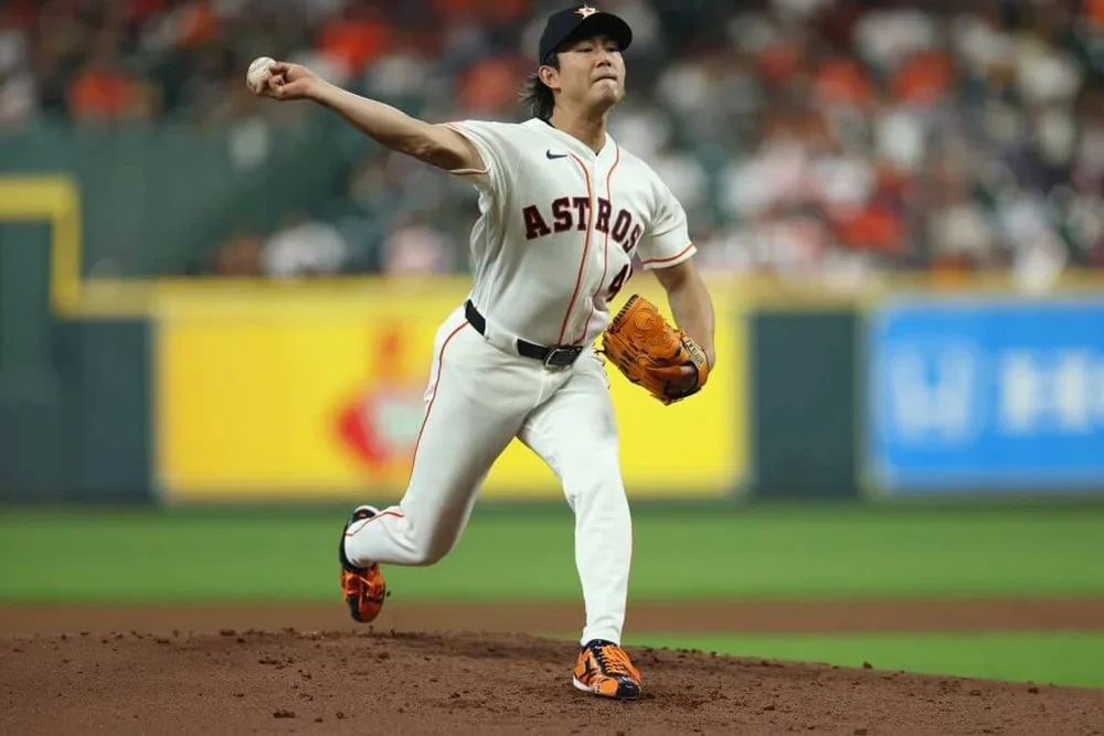 Tatsuya Imai pitches in the third inning against the Seattle Mariners.